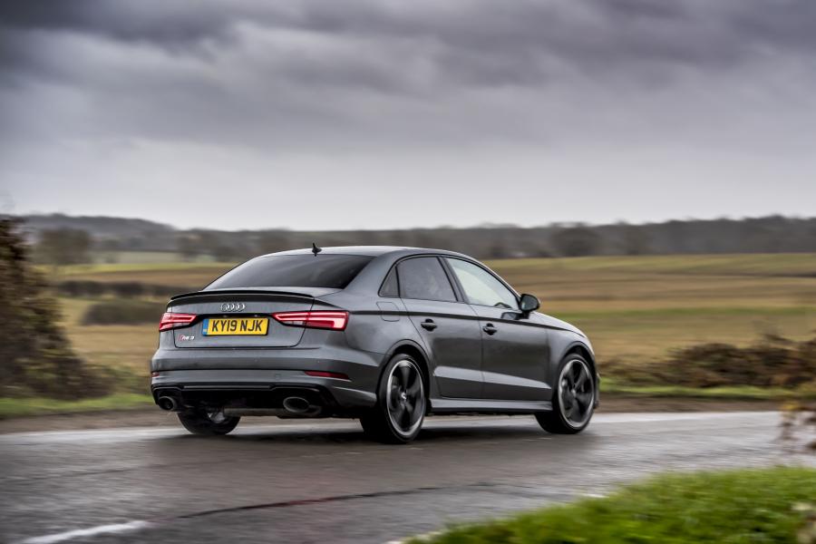  Audi RS3 Sedan Sport Edition (8V) 2019 года  (UK) (фото 15 из 40)